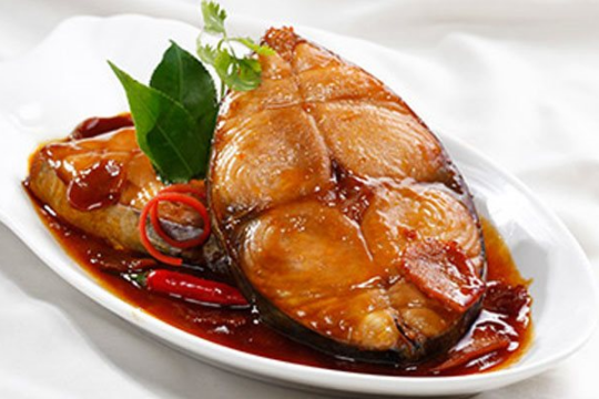 Bắt tay làm cá thu rim dầu hào với các bước đơn giản, dễ thực hiện