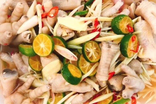 Cách làm chân gà ngâm sả tắc siêu ngon cực kỳ đơn giản tại nhà