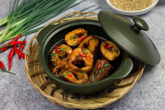 Hướng dẫn cách nấu cá kho tộ cho gia đình, ăn với cơm nóng ngon xuất sắc