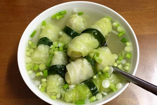 Làm bắp cải cuốn với thịt không bị vỡ và ngon miệng với công thức dễ làm