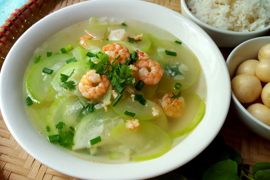 Cách làm canh bầu nấu tôm thơm ngon thanh mát siêu dễ dàng