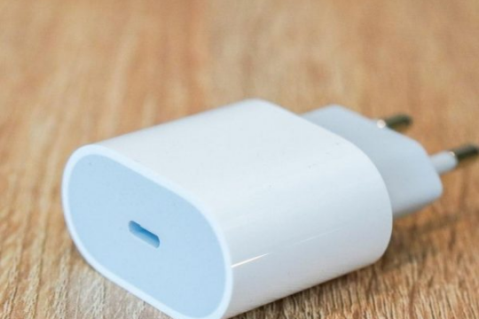 Review Top 5 cốc sạc iphone có độ bền cao và sạc nhanh chóng