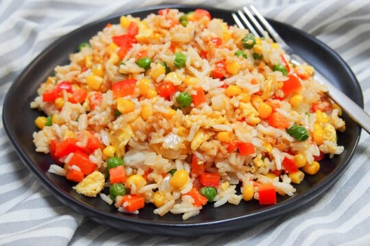 Cùng bạn làm cơm chiên trứng bổ dưỡng ngon khó cưỡng