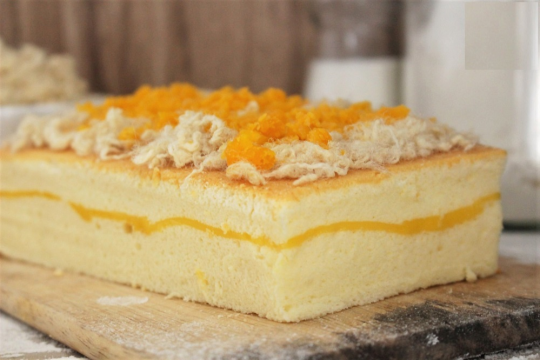 Tự tay làm bánh bông lan thơm, mềm như ngoài tiệm chỉ với cách làm cơ bản