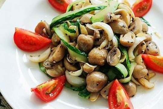 Bỏ túi cách làm món gà xào nấm hương ngon tuyệt cho gia đình