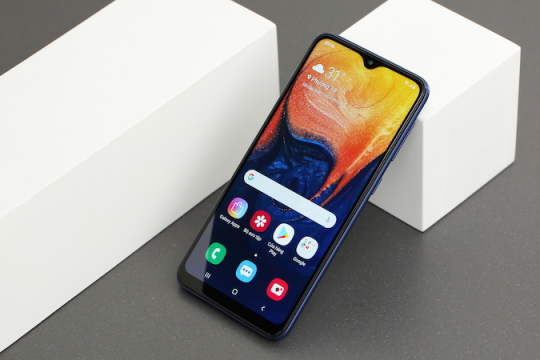 Review top 5 điện thoại dưới 3 triệu pin cực khỏe tốt nhất