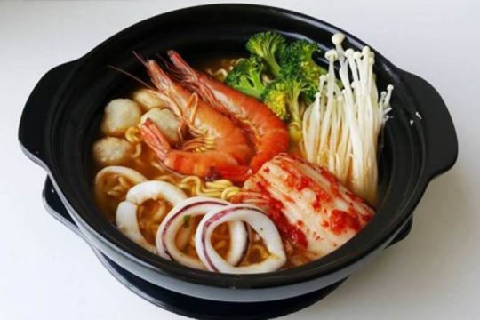 Cách nấu mì cay tại nhà chỉ với 4 bước cực kỳ đơn giản từ A-Z