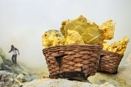 Lưu huỳnh là gì? Tính chất hóa học và những ứng dụng thực tế