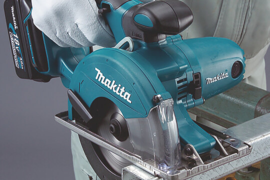 Review Top 5 máy cắt sắt cầm tay siêu bền giá lại rẻ