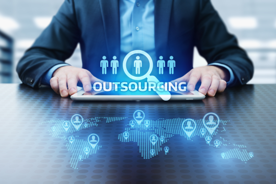 Outsource là gì? Bạn biết được những thông tin gì thú vị Outsource?