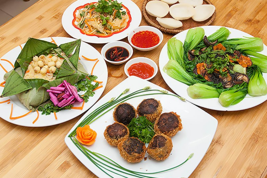 Review Top 5 nhà hàng buffet chay ngon hấp dẫn cho các tín đồ ăn chay