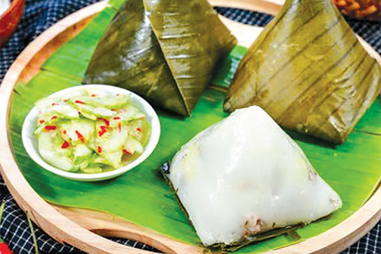 Hướng dẫn cách làm bánh giò Hà Nội đơn giản, mềm mịn tại nhà