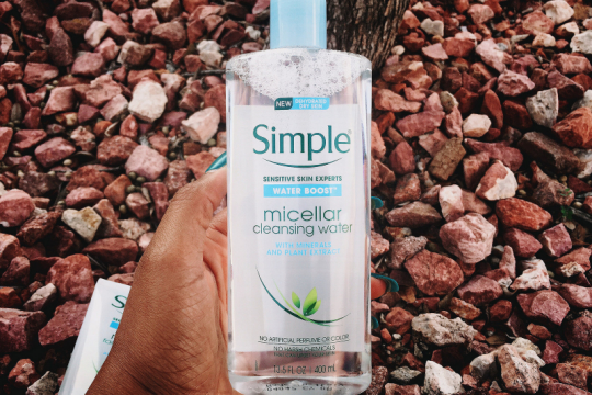 Review top 5 nước tẩy trang cho da khô lau sạch bụi bẩn