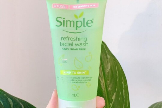 Review top 5 sữa rửa mặt simple bán chạy trên thị trường