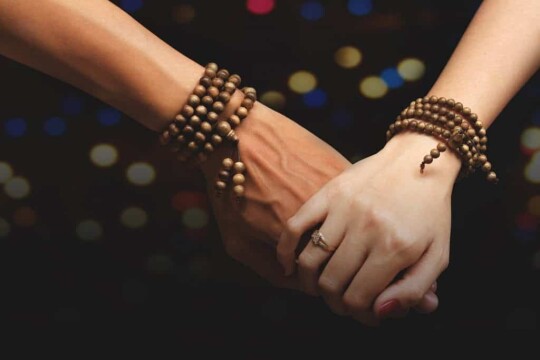 Review top 5 vòng phong thủy mang đến may mắn, tiền tài cho người dùng