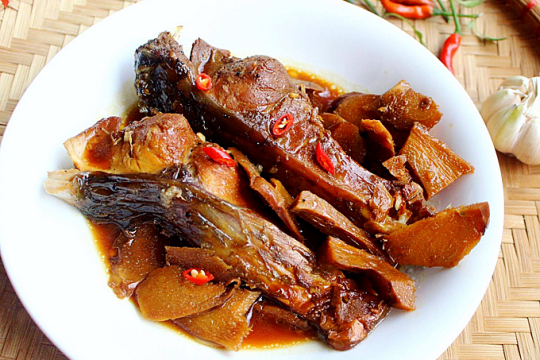 Hướng dẫn nấu cá kho riềng đơn giản tại nhà không mất nhiều thời gian