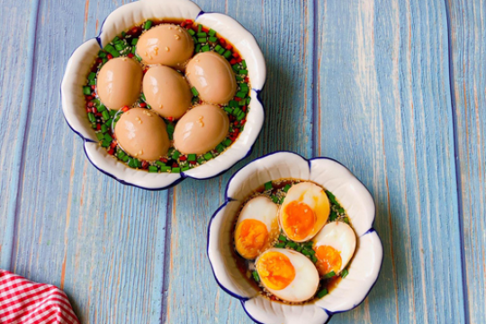 Tìm hiểu cách làm trứng ngâm tương Hàn Quốc thơm béo đúng vị